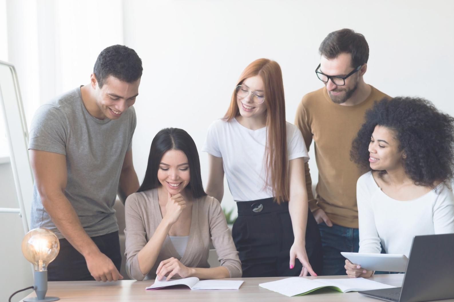Sesión educativa sobre planificación financiera